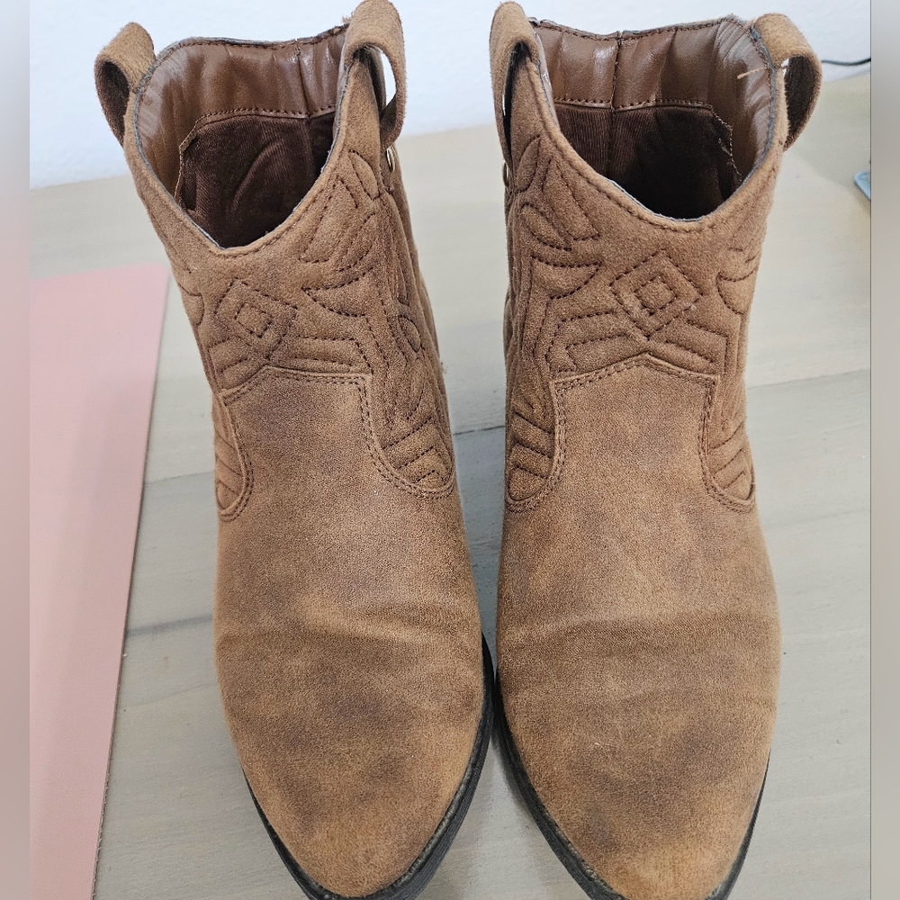 Womens Cowboy boots Size 7
